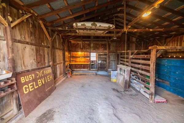 $1,165,550 | 46863 East 192nd Street, Norborne, MO 64668