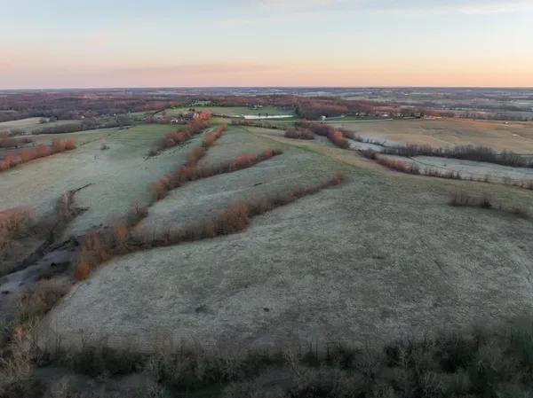 $1,165,550 | 46863 East 192nd Street, Norborne, MO 64668