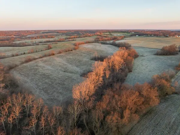 $1,165,550 | 46863 East 192nd Street, Norborne, MO 64668