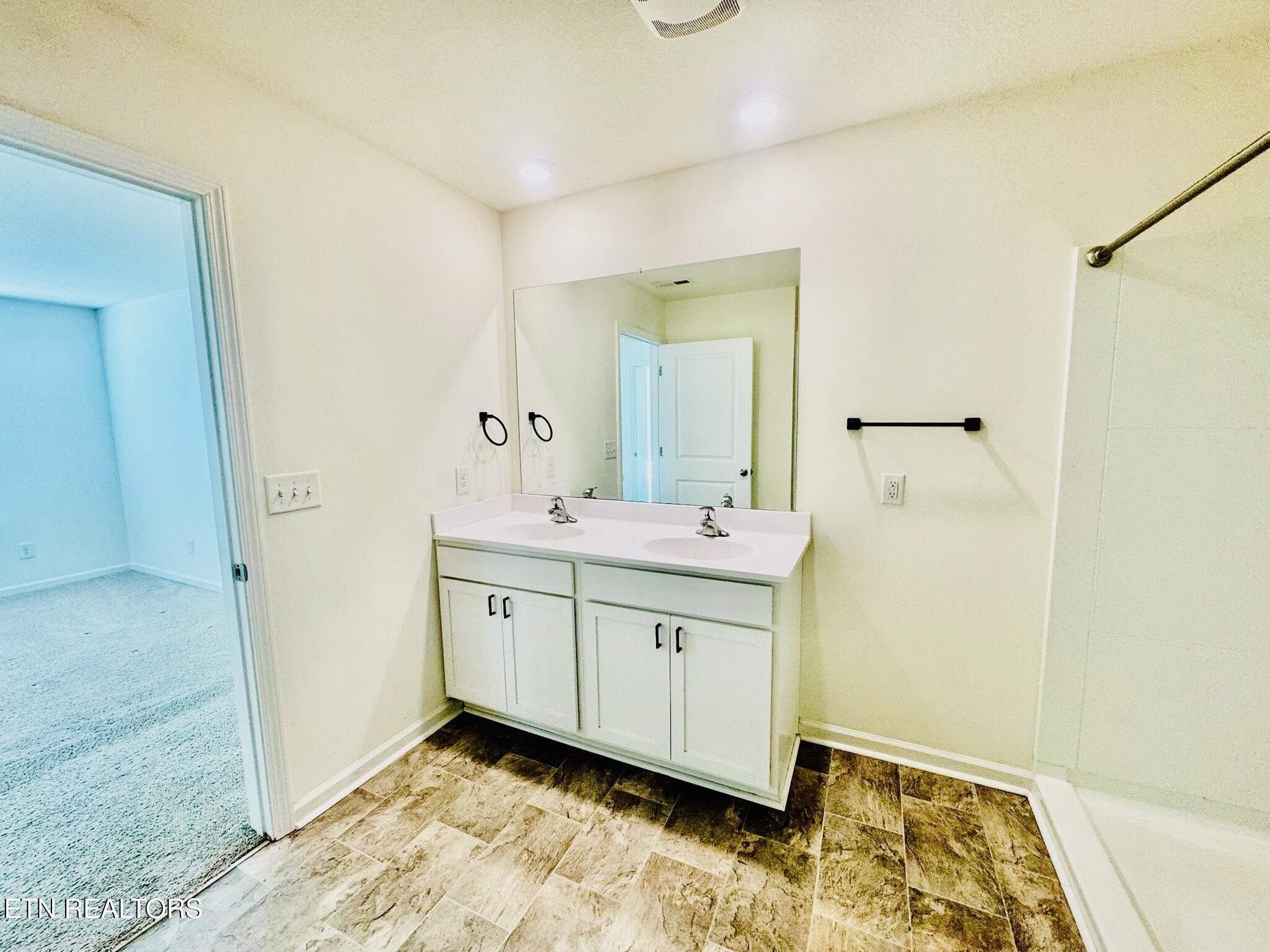 7513 Cottontail Street Corryton, TN 37721 - Photo 13 of 34 primary bathroom