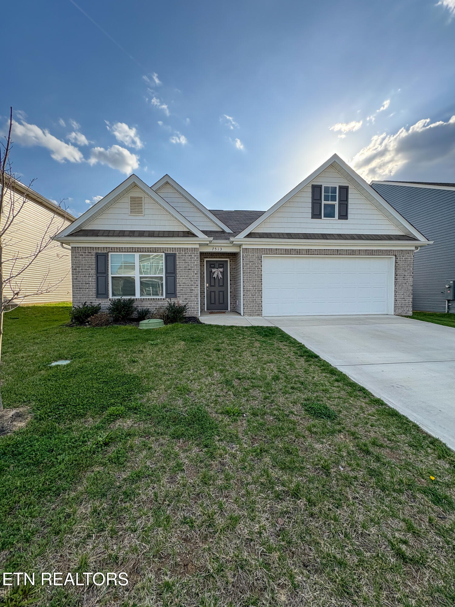 7513 Cottontail Street Corryton, TN 37721 - Photo 2 of 28 IMG_0590