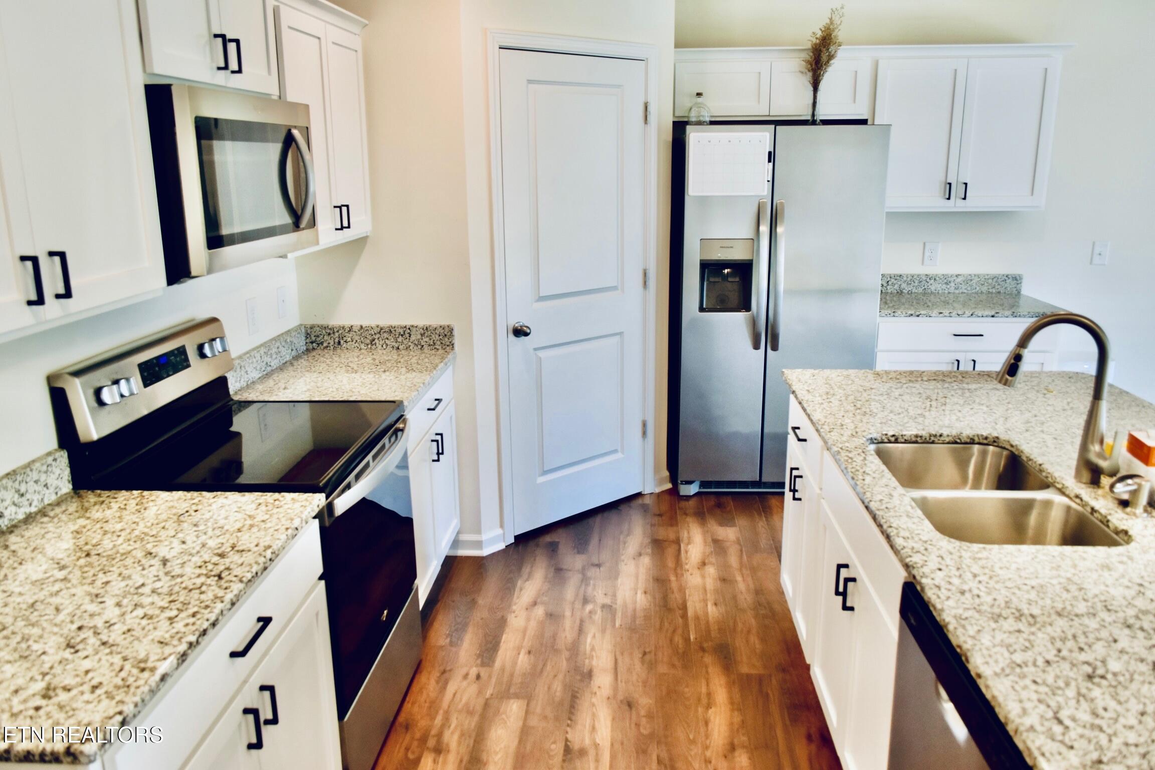 7513 Cottontail Street Corryton, TN 37721 - Photo 5 of 34 kitchen
