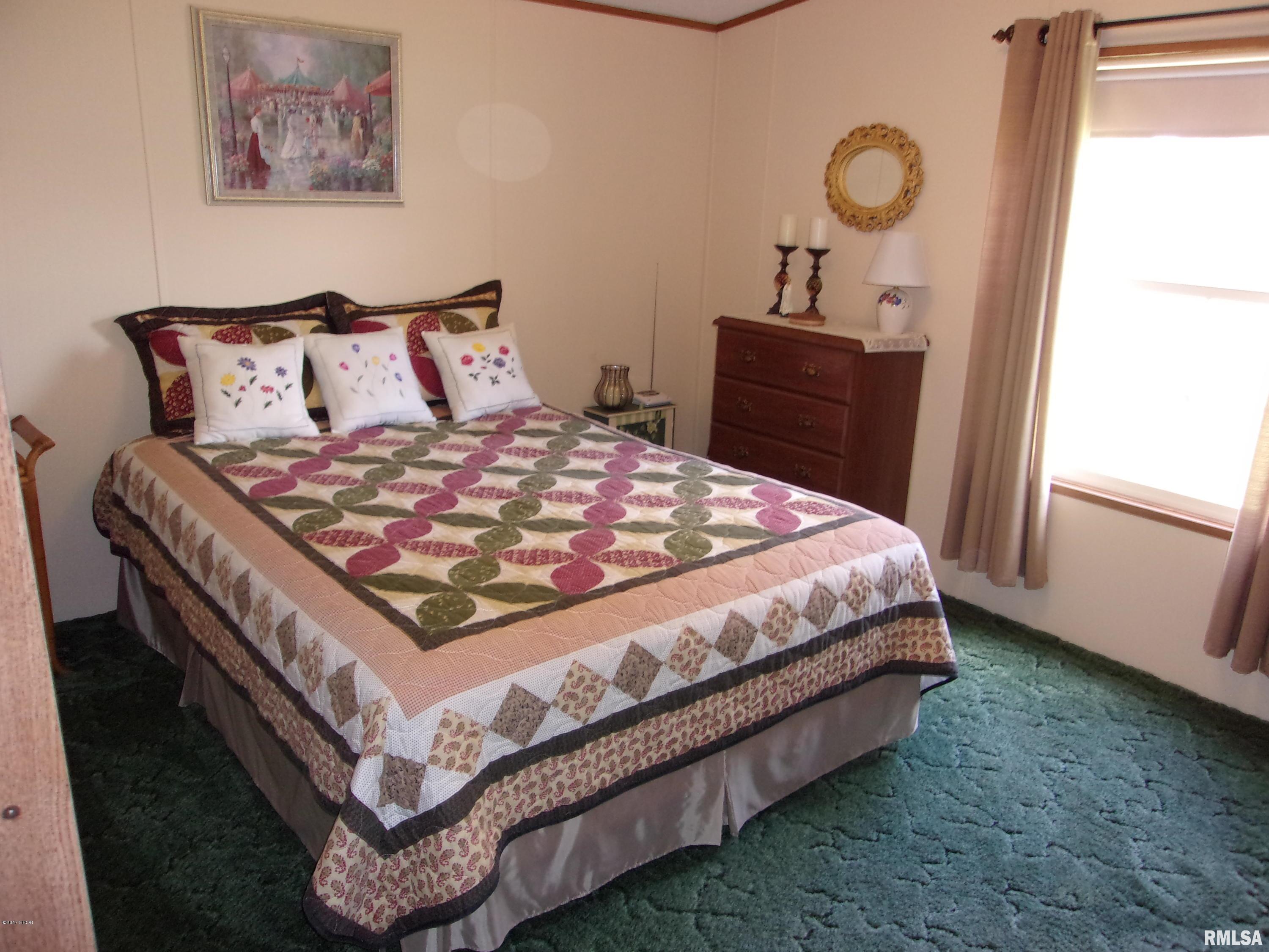 321 Main Street Valier, IL 62891 - Photo 4 of 17 Gallery Image 4