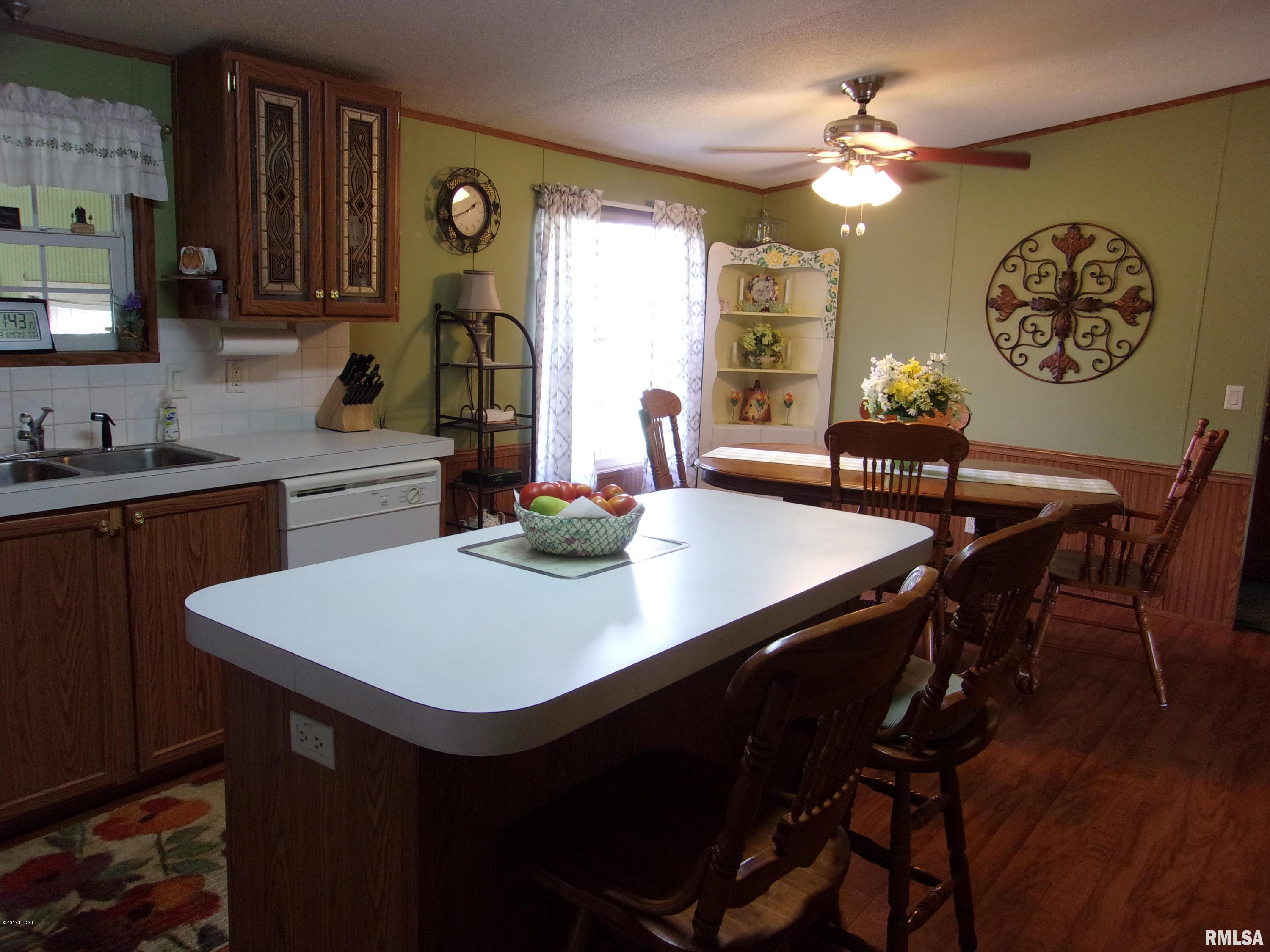 321 Main Street Valier, IL 62891 - Photo 7 of 17 Gallery Image 7