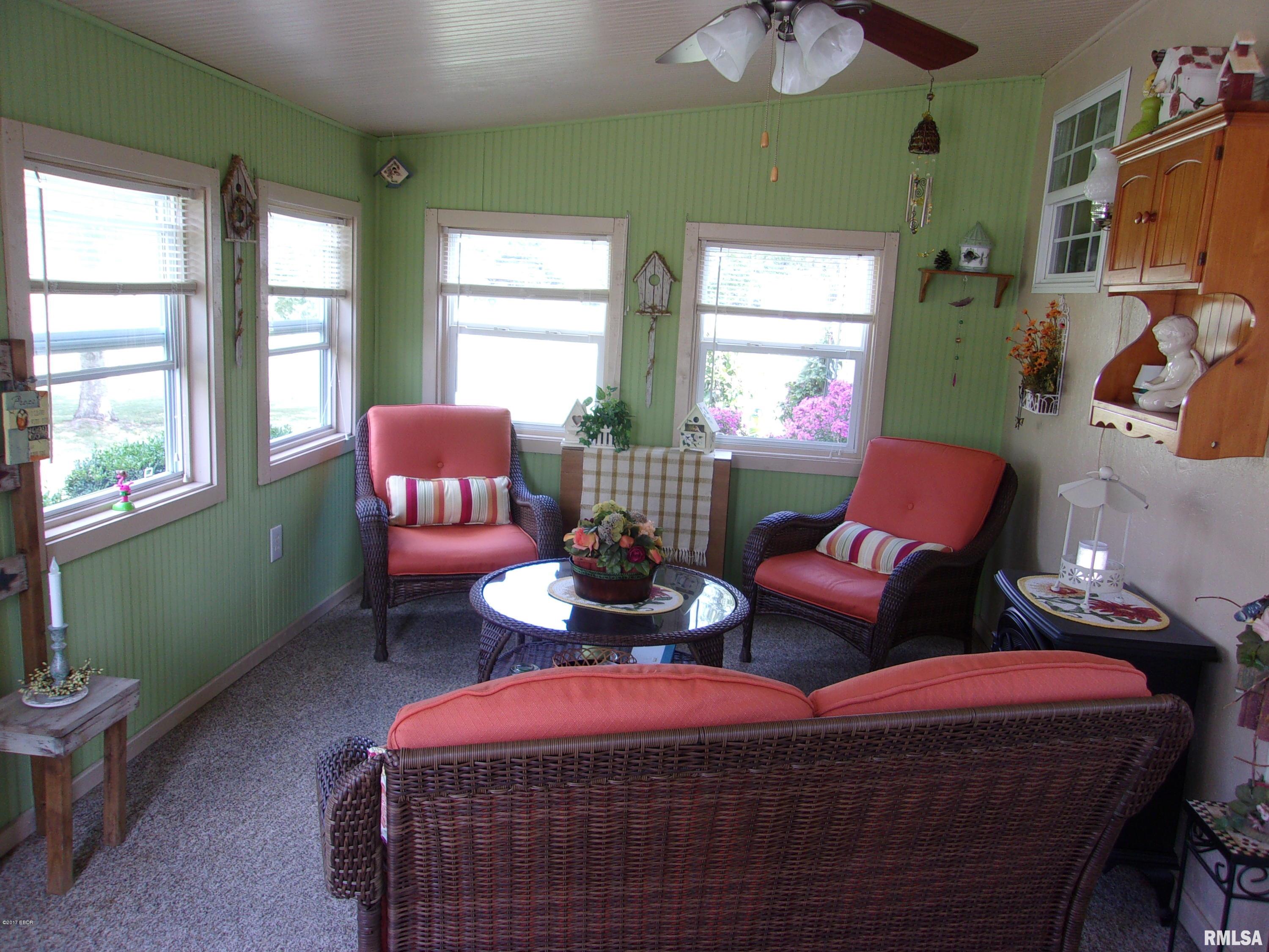 321 Main Street Valier, IL 62891 - Photo 8 of 17 Gallery Image 8