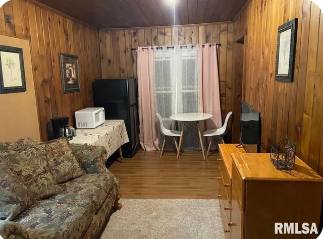 $95,000 | 400 South Forest Avenue, Carbondale, IL 62901