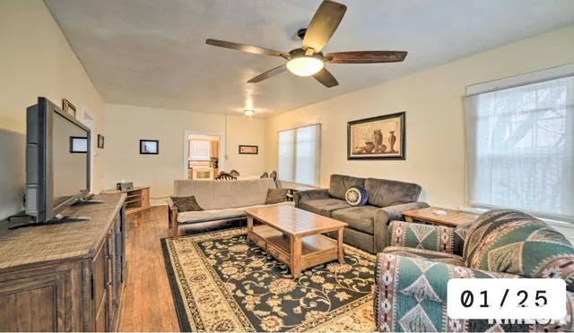 $95,000 | 400 South Forest Avenue, Carbondale, IL 62901