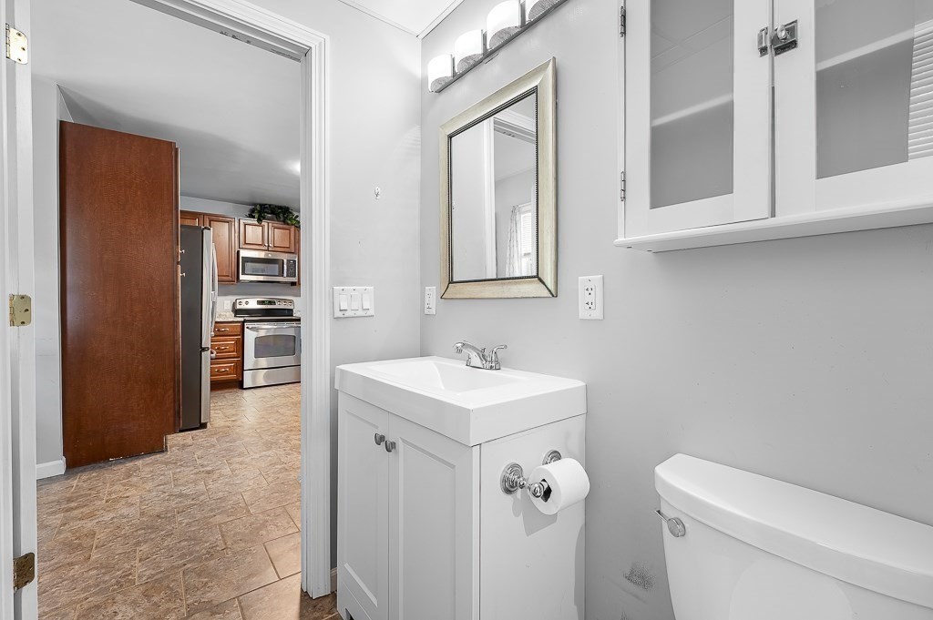 8 Simone Street Worcester, MA 01604 - Photo 18 of 35