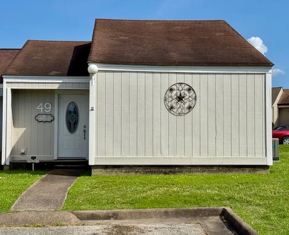 $79,900 | 49 Westwood Village Drive, Unit TH49, Trinity, TX 75862