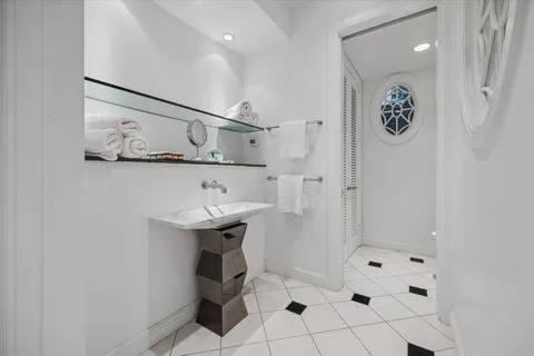 $4,995,000 | 20 Sunset Boulevard, Houston, TX 77005