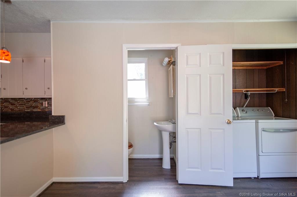 1821 Valley View Road New Albany, IN 47150 - Photo 8 of 31 Gallery Image 8