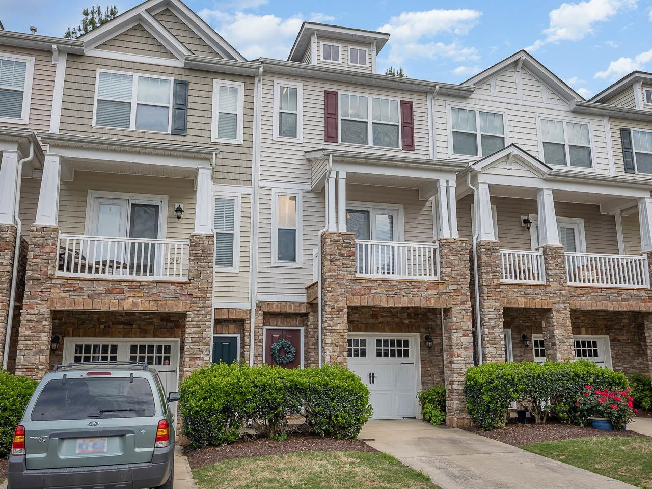 8012 Goldenrain Way Raleigh, NC 27612 - Photo 3 of 29 Photo 3