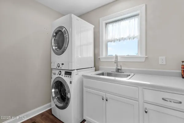 $699,950 | 1055 Waterlily Road, Coinjock, NC 27923