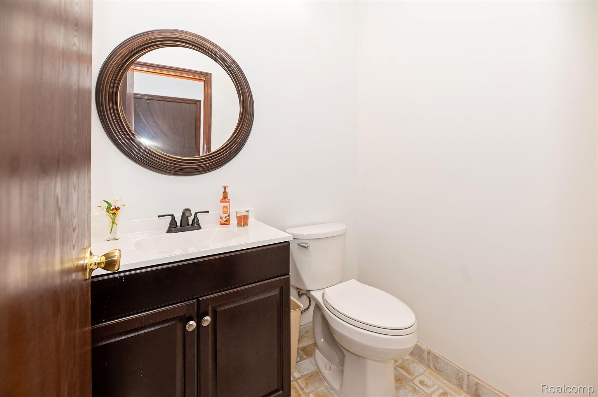 645 Lockmoore Court Rochester, MI 48307 - Photo 24 of 56 Gallery Image 24