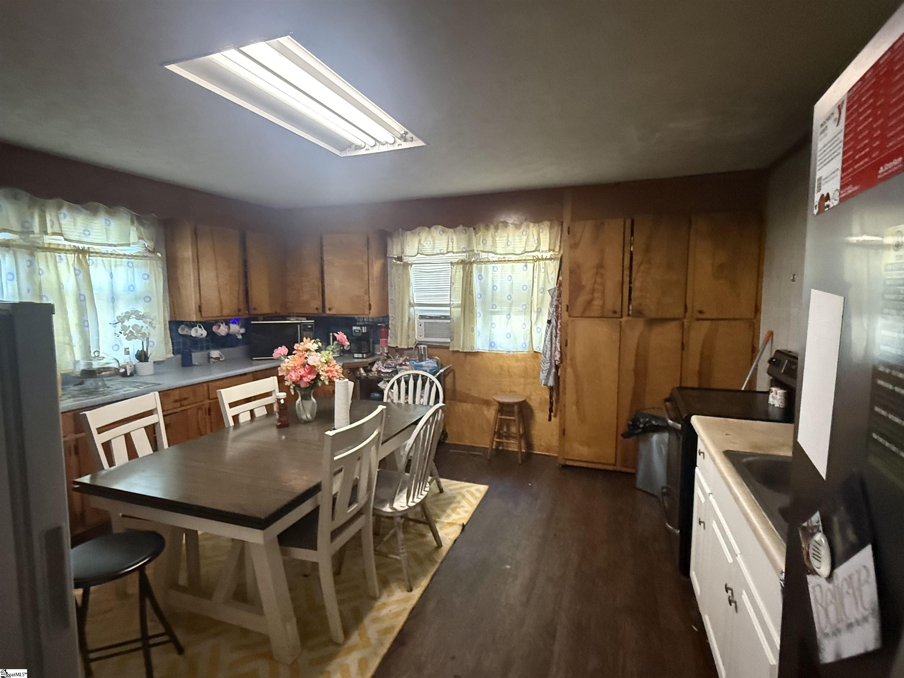 206 South 8th Street Easley, SC 29640 - Photo 3 of 14