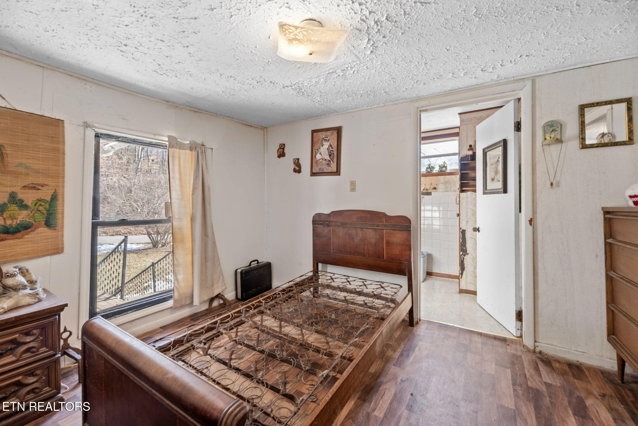 512 Spring Street Clinton, TN 37716 - Photo 11 of 20 11-web-or-mls-Sprng512 (36)