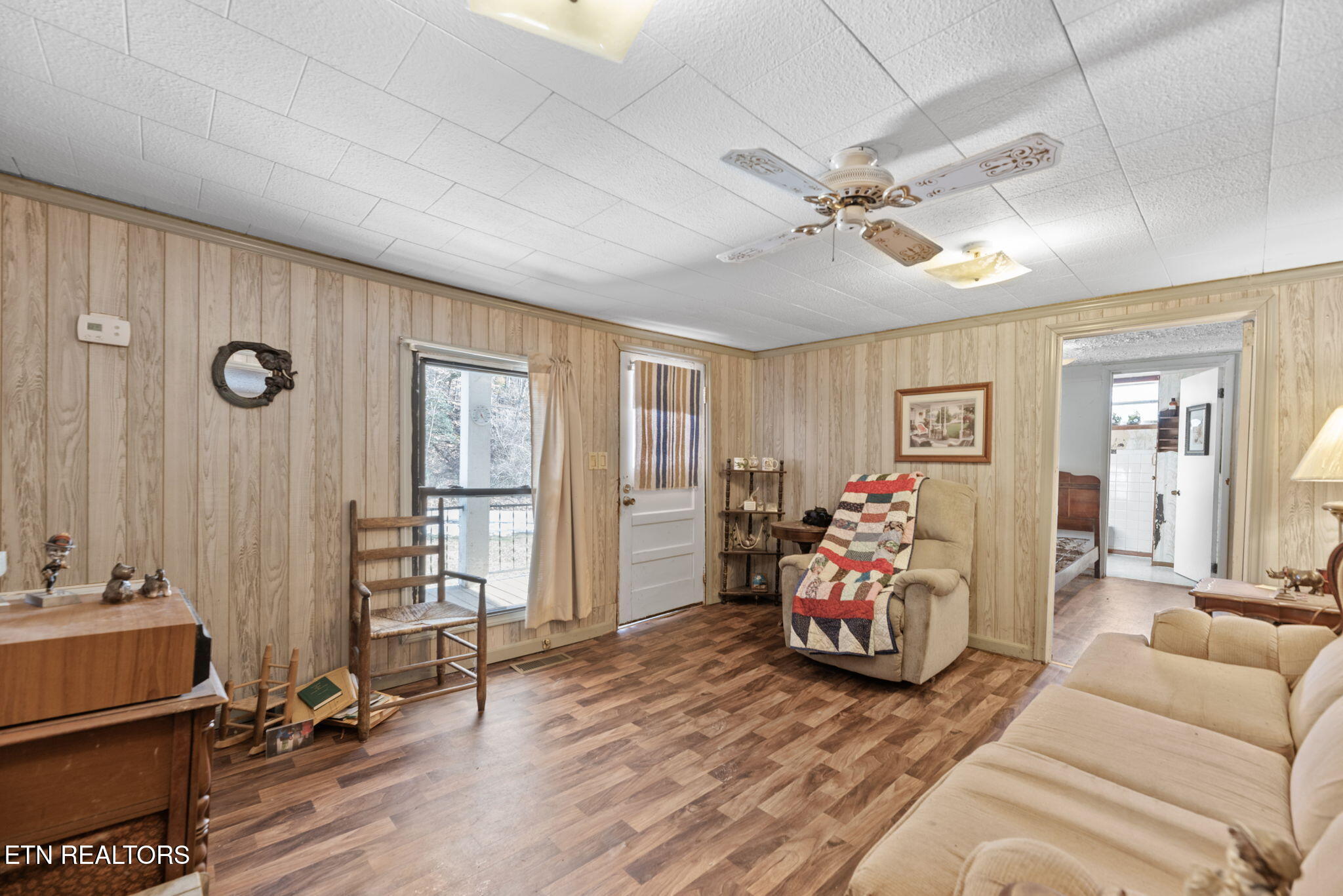 512 Spring Street Clinton, TN 37716 - Photo 6 of 20 6-web-or-mls-Sprng512 (15)