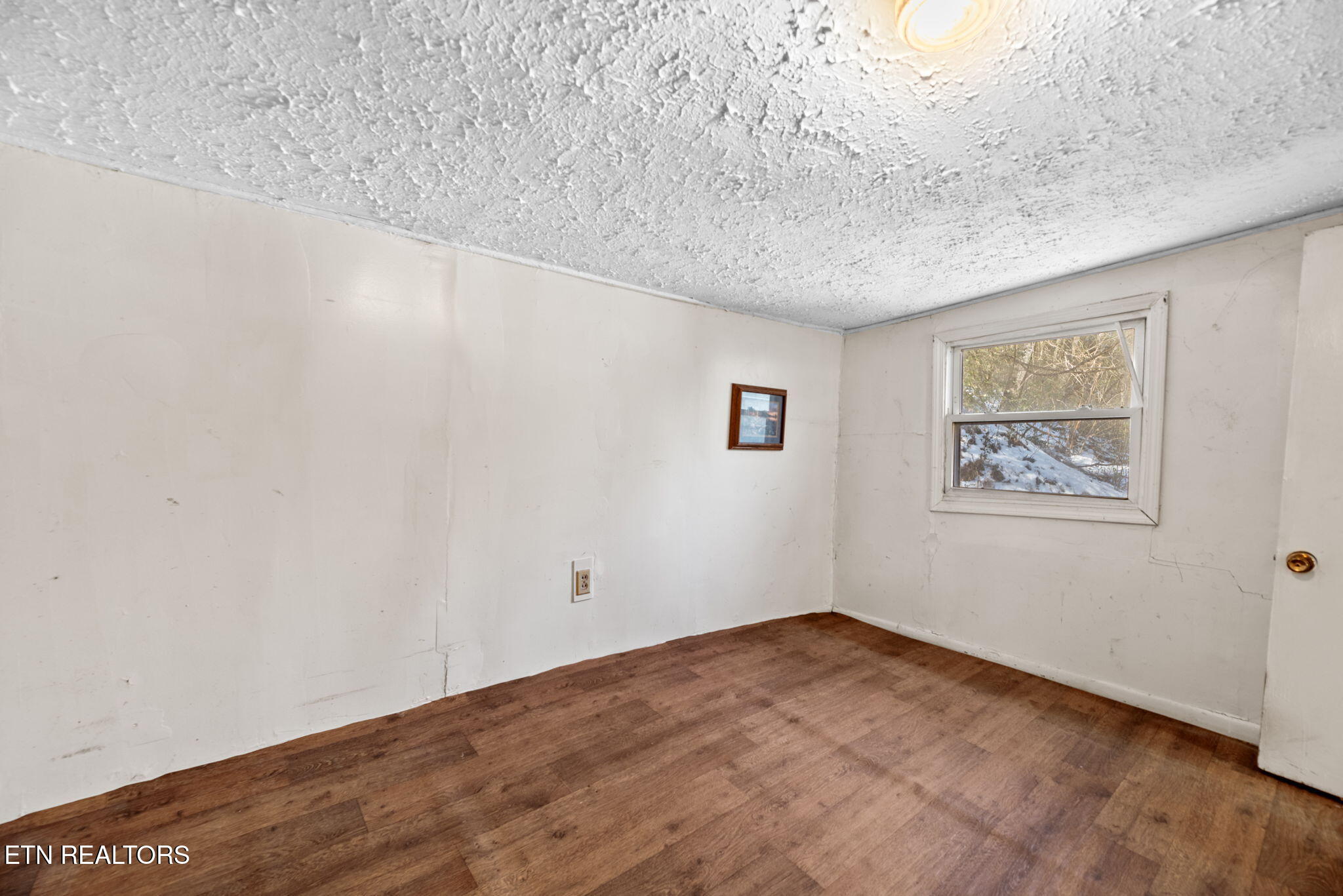 512 Spring Street Clinton, TN 37716 - Photo 8 of 20 8-web-or-mls-Sprng512 (21) (2)