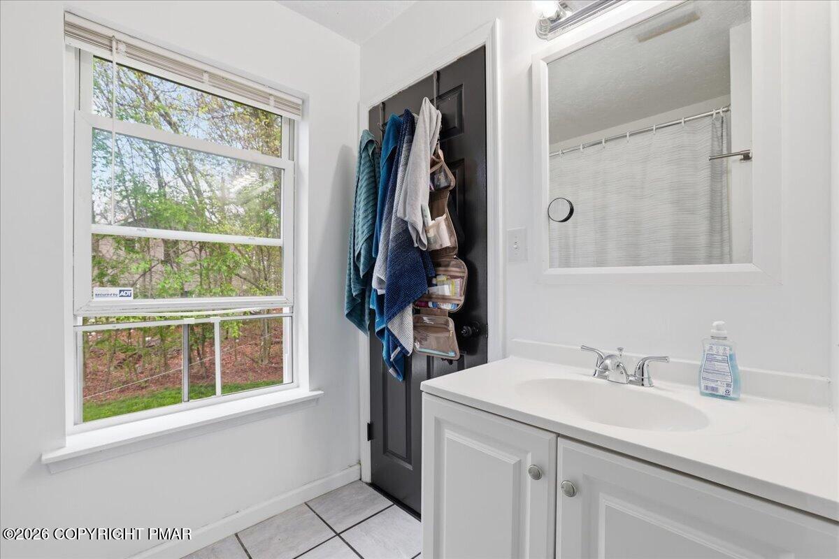 2108 Freedom Way Pocono Summit, PA 18346 - Photo 50 of 92 050-064_847A4060