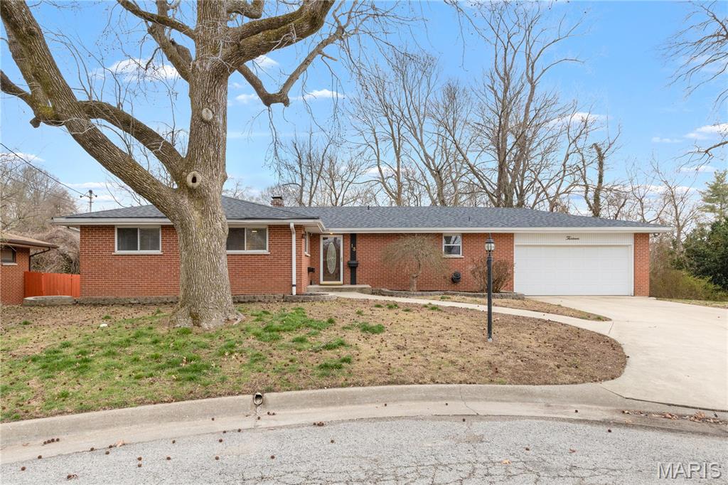 13 Hebner Drive Alton, IL 62002 - Photo 2 of 36