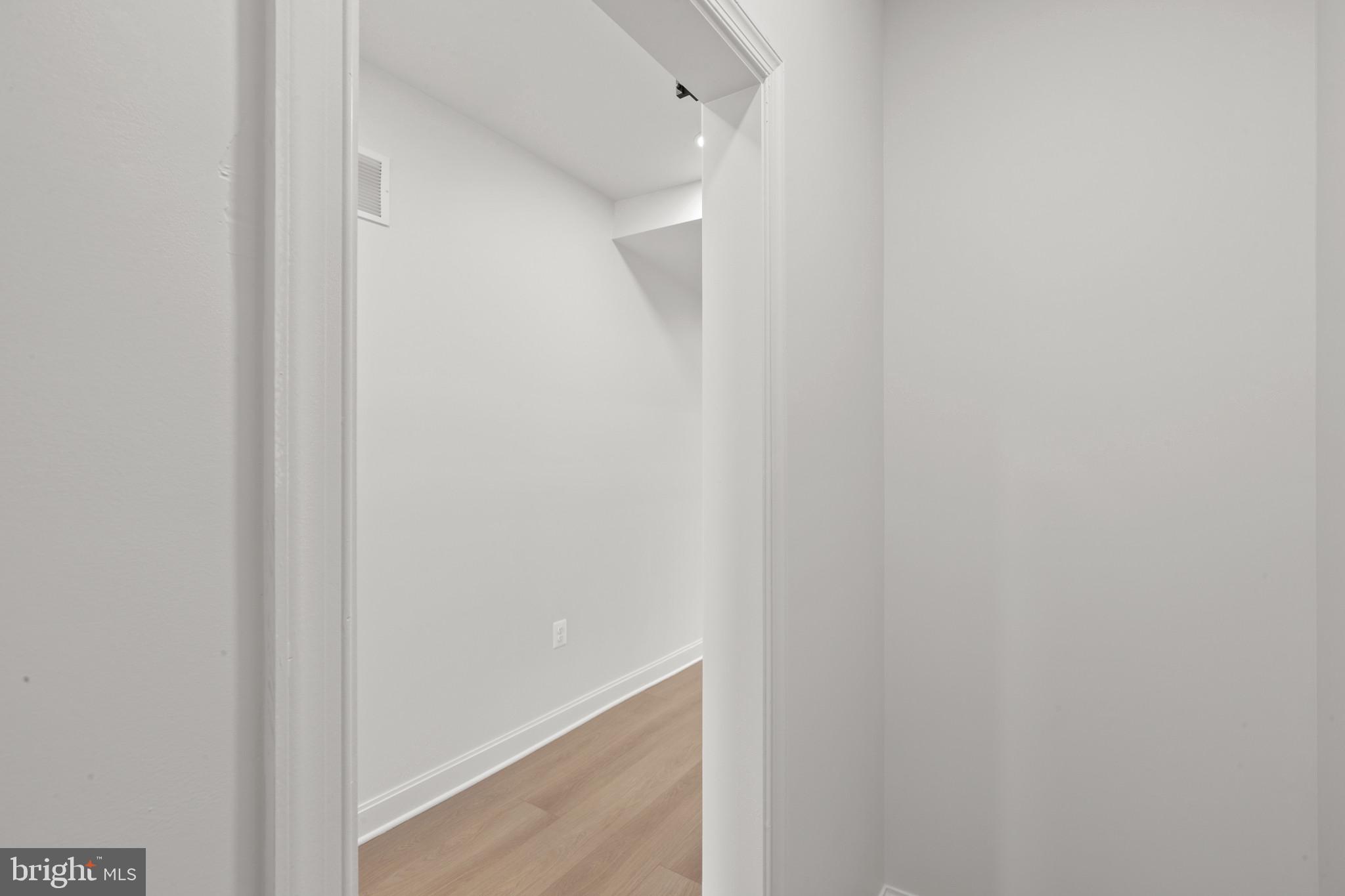 124 North Mount Street Baltimore, MD 21223 - Photo 27 of 38 Upper Level Primary Suite