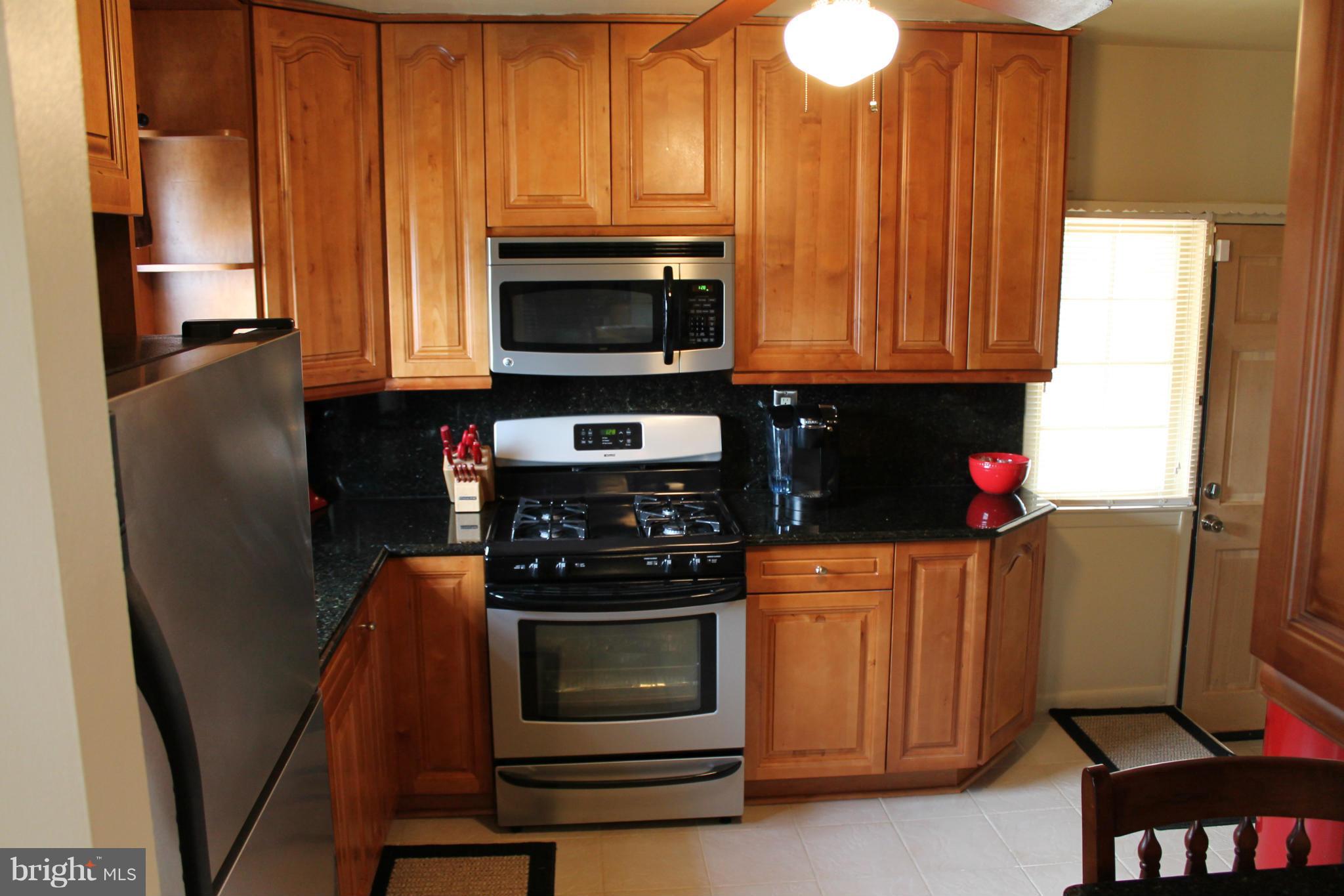 6005 Burnt Oak Road Baltimore, MD 21228 - Photo 8 of 30 Kitchen
