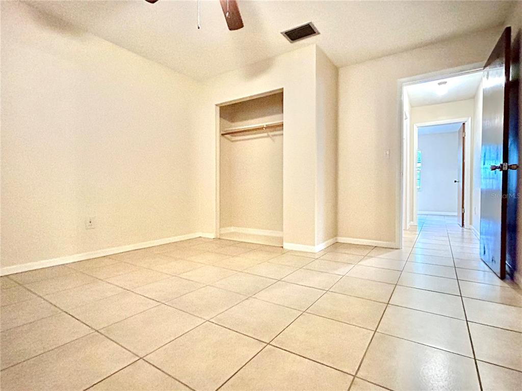 530 Park Avenue, Unit 532 Umatilla, FL 32784 - Photo 14 of 26 a view of a livingroom with an empty space and a window