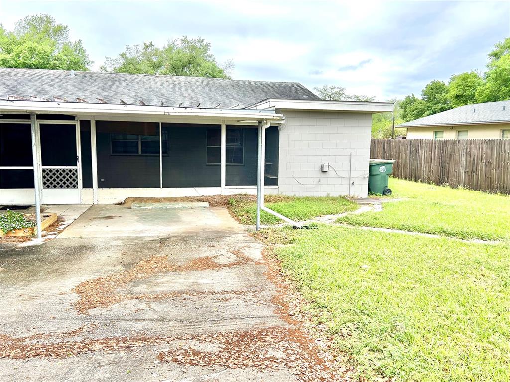 530 Park Avenue, Unit 532 Umatilla, FL 32784 - Photo 19 of 26 a house with a outdoor space