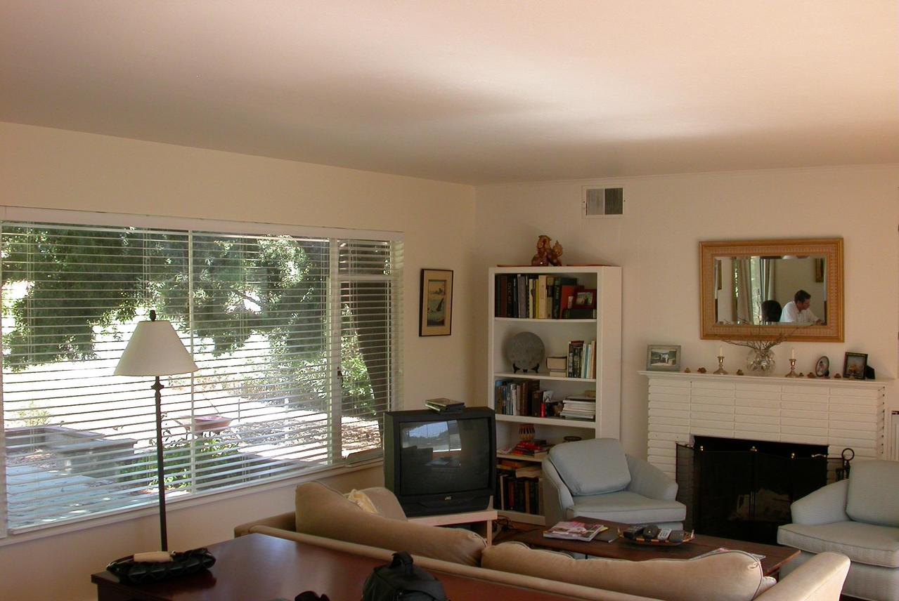 438 Wyola Road Santa Barbara, CA 93105 - Photo 3 of 9 Living room