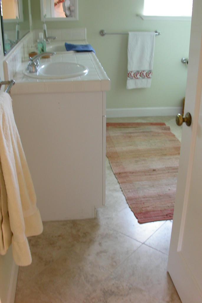 438 Wyola Road Santa Barbara, CA 93105 - Photo 5 of 9 Bathroom