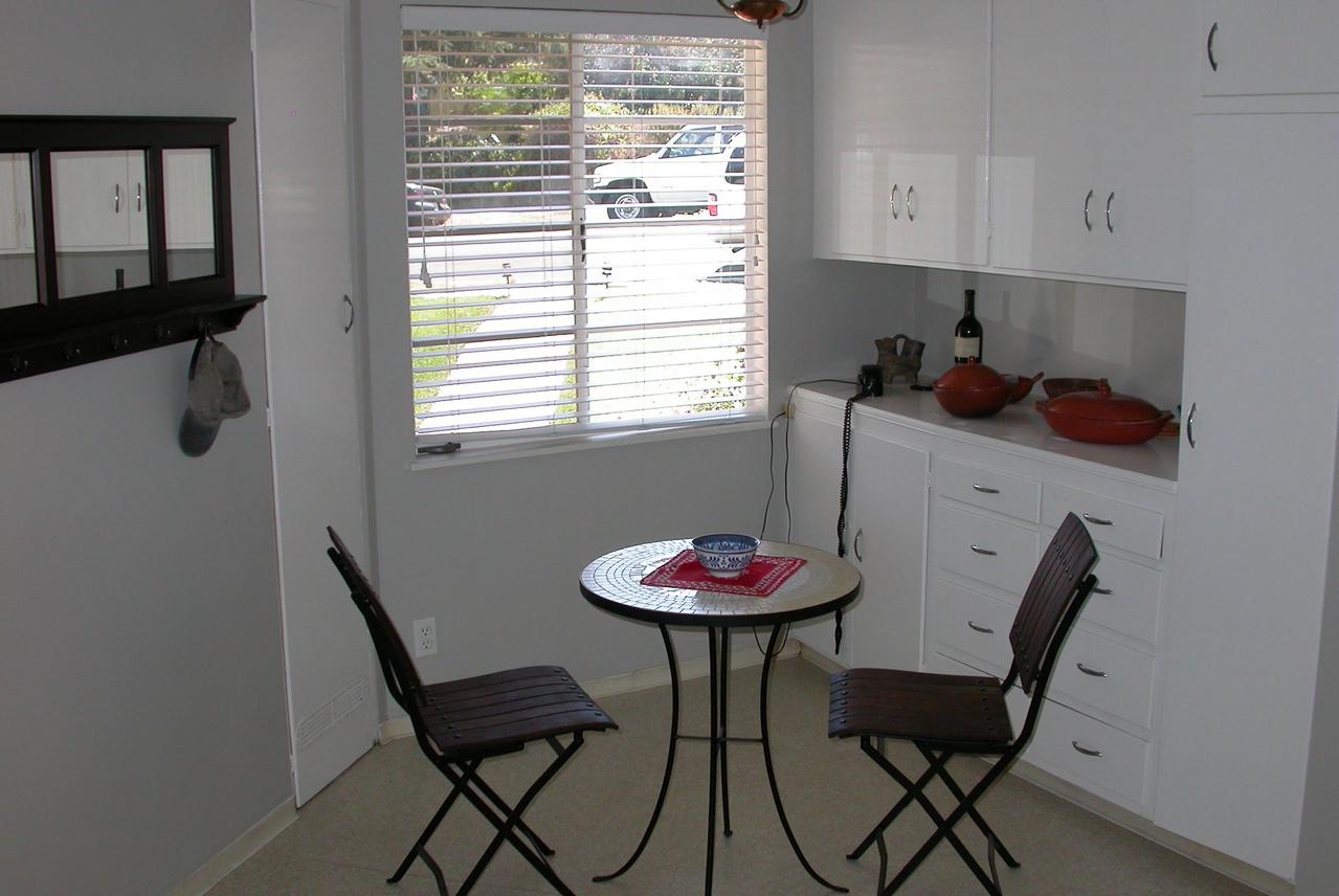 438 Wyola Road Santa Barbara, CA 93105 - Photo 8 of 9 Breakfast nook