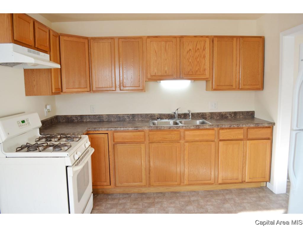 35 Lilac Lane Springfield, IL 62702 - Photo 3 of 19 Gallery Image 3