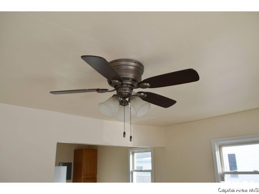 35 Lilac Lane Springfield, IL 62702 - Photo 8 of 19 Gallery Image 8