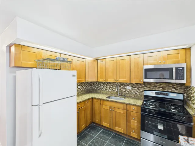 $3,000 | 81-15 31st Avenue | Jackson Heights