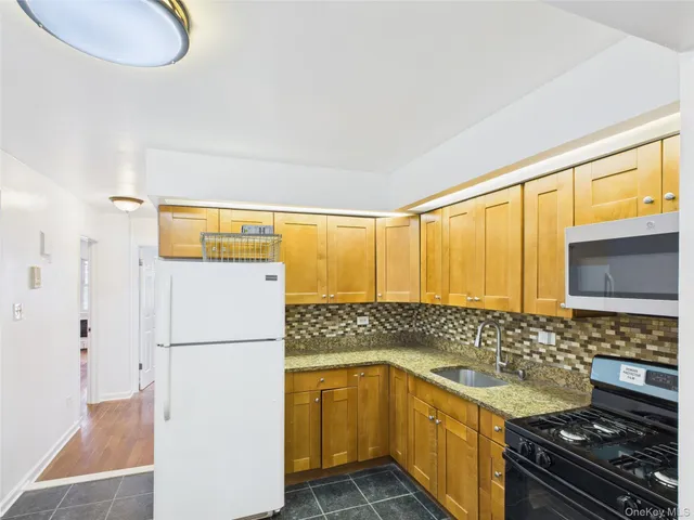 $3,000 | 81-15 31st Avenue | Jackson Heights