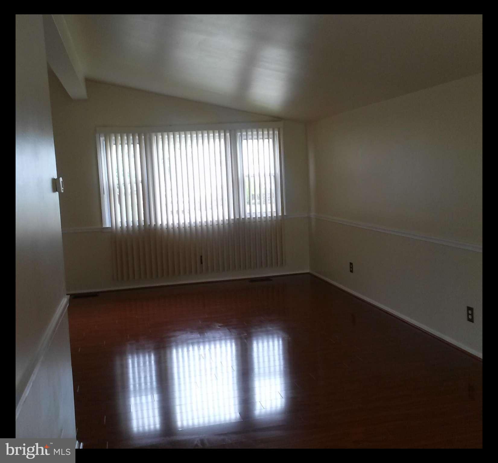 3804 Kilburn Road Randallstown, MD 21133 - Photo 7 of 30 Living Room