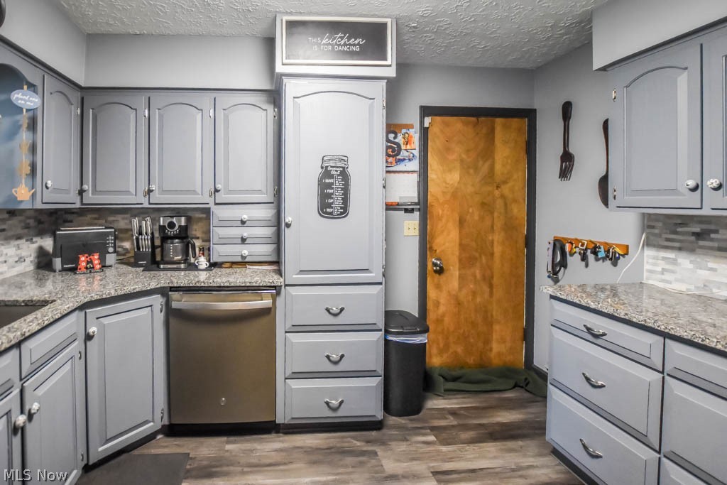 6832 Hampsher Road Clinton, OH 44216 - Photo 8 of 35 Kitchen