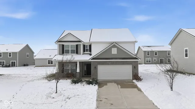 $360,000 | 6507 West Whispering Way North, Greenfield, IN 46140
