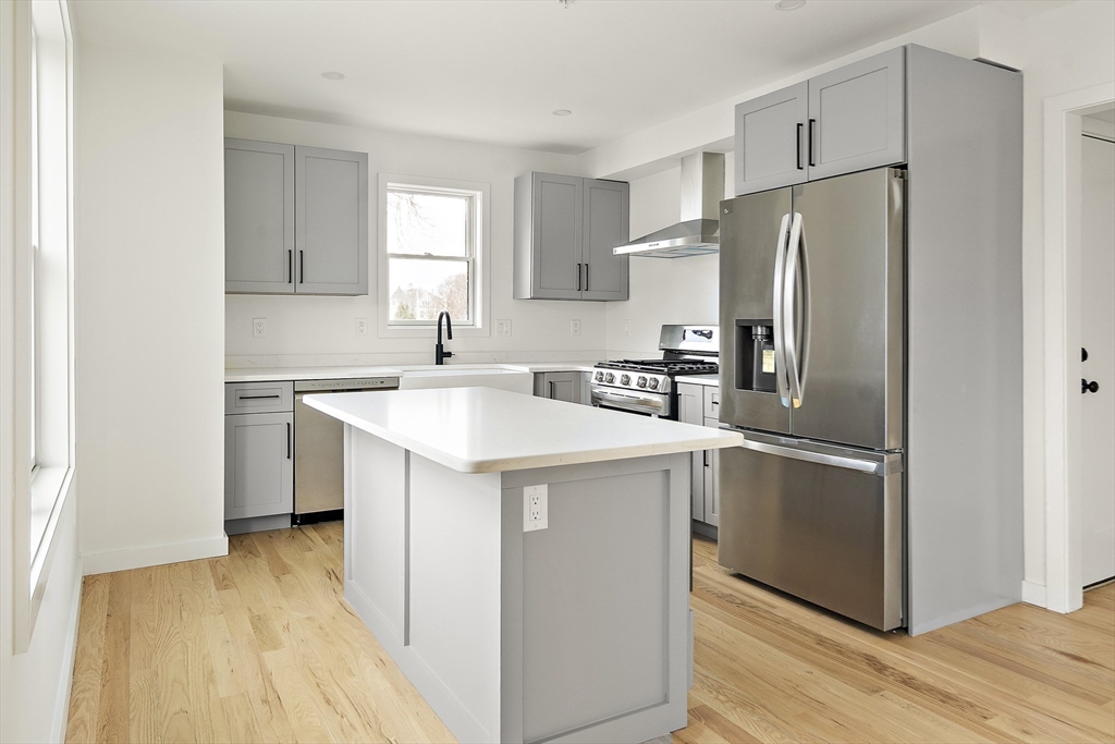 25 Hillsboro Street, Unit 2 Boston, MA 02125 - Photo 4 of 20