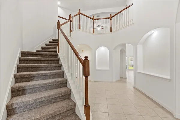 a view of entryway and hall