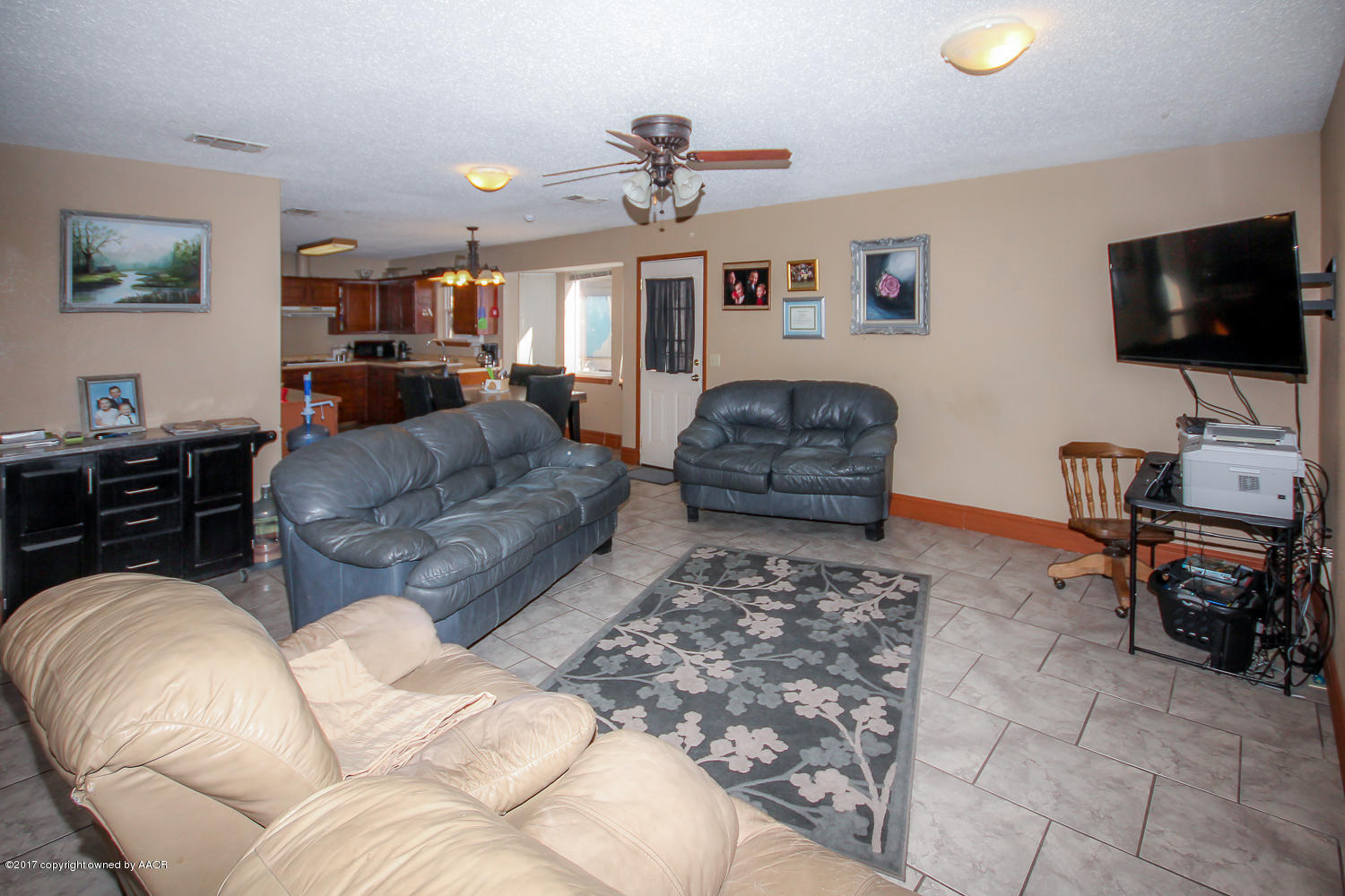 8113 Coronado Trail Amarillo, TX 79110 - Photo 3 of 25 Living Area
