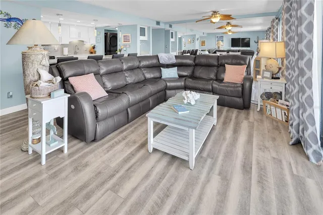 $3,164 | 200 120th Avenue West, Unit 3A, Treasure Island, FL 33706