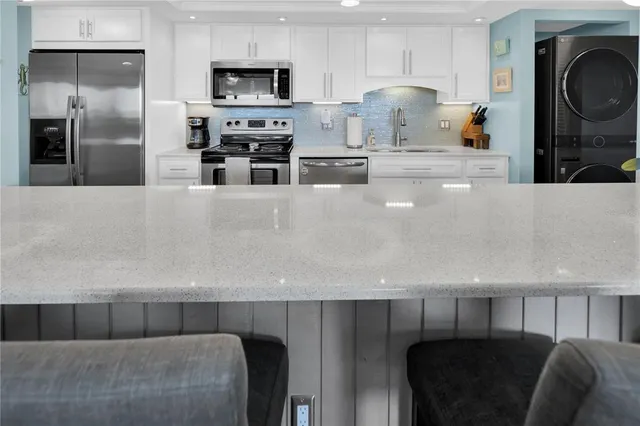 $3,164 | 200 120th Avenue West, Unit 3A, Treasure Island, FL 33706