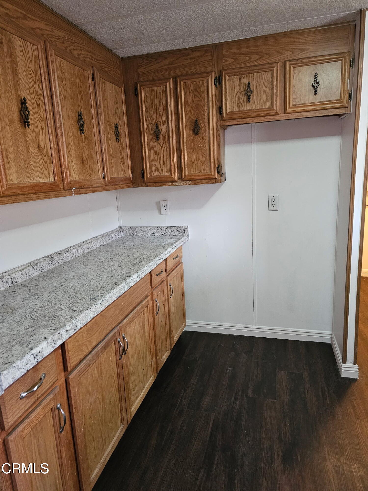 601 Pacheco Road, Unit 29 Bakersfield, CA 93307 - Photo 3 of 15 kitchencounter