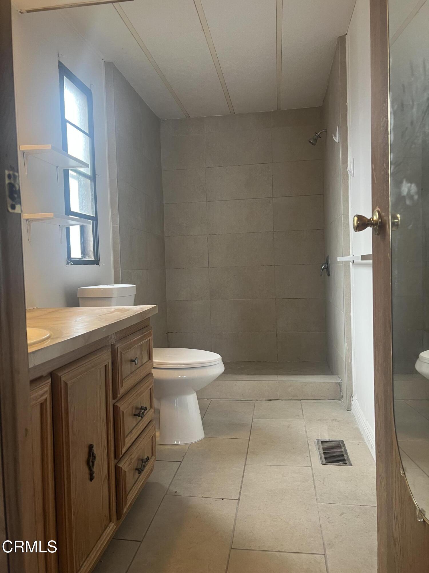 601 Pacheco Road, Unit 29 Bakersfield, CA 93307 - Photo 8 of 15 master bath