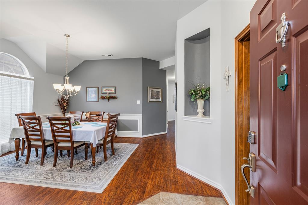 10802 St Annes Drive Rowlett, TX 75089 - Photo 5 of 40