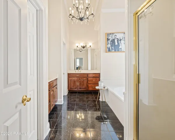 $589,000 | 302 Farmington Drive, Lafayette, LA 70503