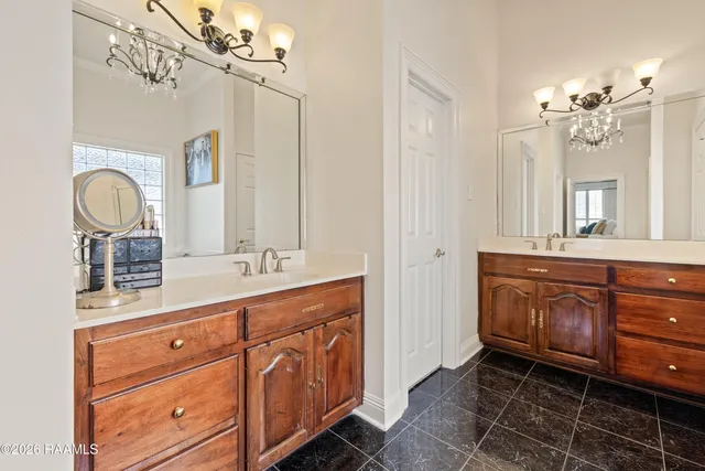 $589,000 | 302 Farmington Drive, Lafayette, LA 70503