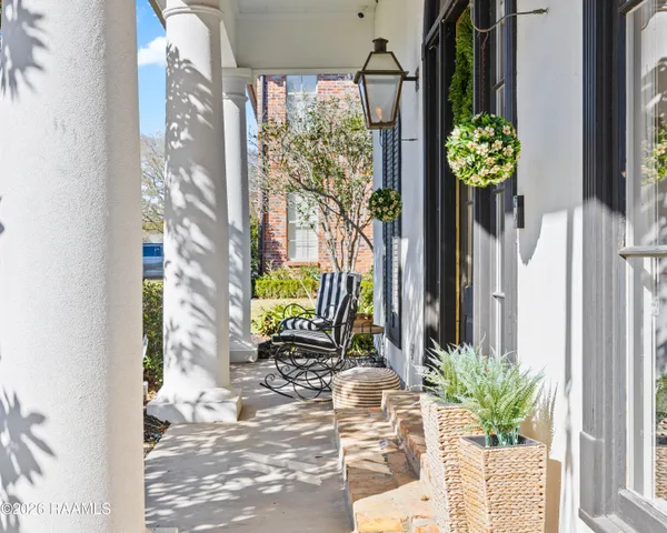 $589,000 | 302 Farmington Drive, Lafayette, LA 70503