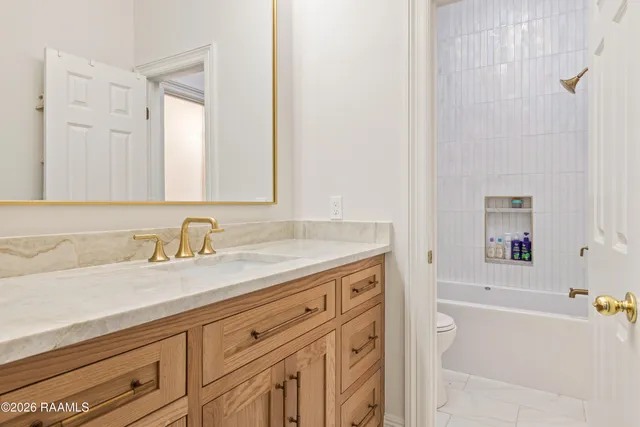 $589,000 | 302 Farmington Drive, Lafayette, LA 70503